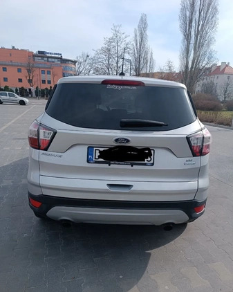 Ford Escape cena 53000 przebieg: 143000, rok produkcji 2017 z Wrocław małe 37